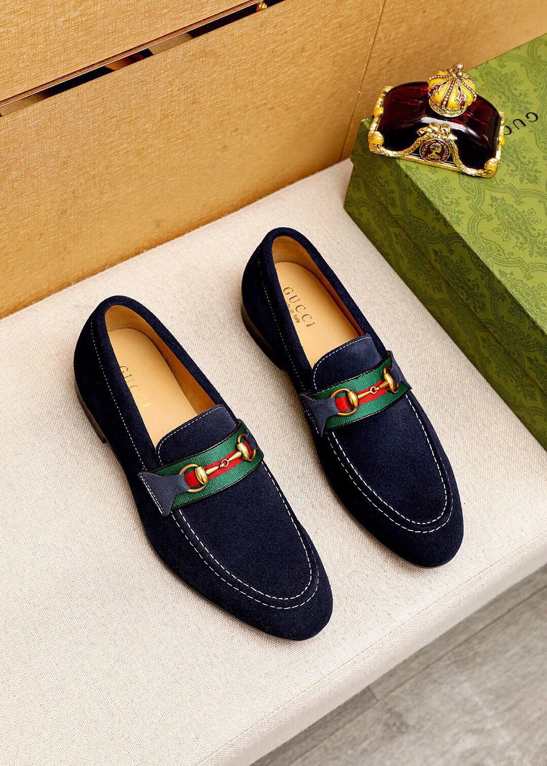 Men's shoes 💰420 💐 Product trademark: GUCCI "Gucci" casual leather shoes Regular size: 38-44 (45.46.47🉑️customized) Product materials: Selected imported first-layer frosted calfskin upper + classic hardware buckle, imported cowhide leather lining. Strong three-dimensional visual effect, original combination outsole Color: 3⃣️colors available